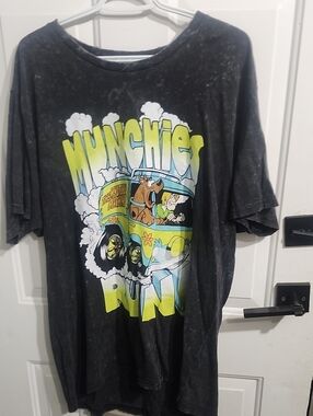 Scooby-Doo Munchies Van Graphic Tee - Black